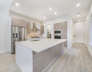 2326 Vagas Avenue - Photo Thumbnail 2