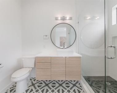 2326 Vagas Avenue - Photo Thumbnail 12
