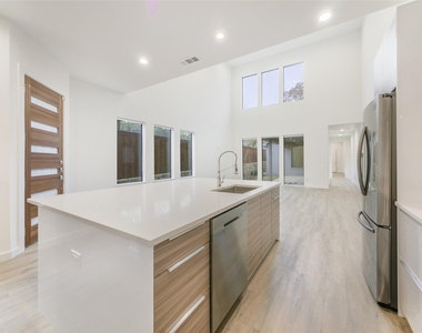 2326 Vagas Avenue - Photo Thumbnail 5