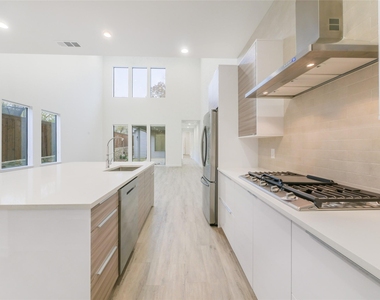 2326 Vagas Avenue - Photo Thumbnail 4