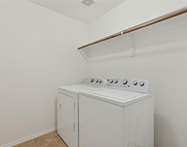 1108 Black Cherry Drive - Photo Thumbnail 20