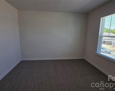514 Blackpool Court - Photo Thumbnail 30