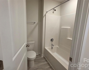 514 Blackpool Court - Photo Thumbnail 27