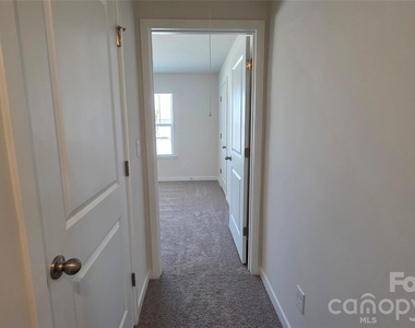 514 Blackpool Court - Photo Thumbnail 28