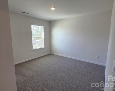 514 Blackpool Court - Photo Thumbnail 24