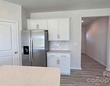 514 Blackpool Court - Photo Thumbnail 5