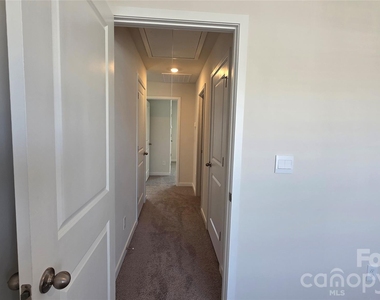 514 Blackpool Court - Photo Thumbnail 31