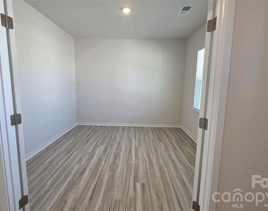 514 Blackpool Court - Photo Thumbnail 1