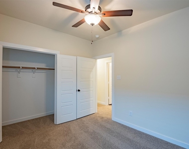 709 Blackland Drive - Photo Thumbnail 16