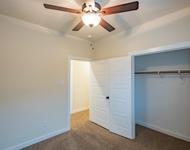 709 Blackland Drive - Photo Thumbnail 13