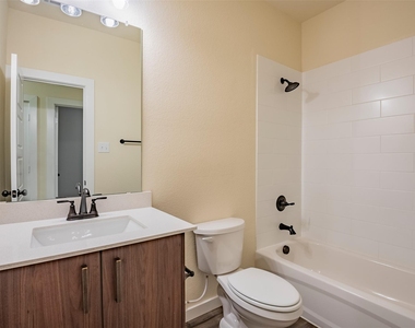 709 Blackland Drive - Photo Thumbnail 15