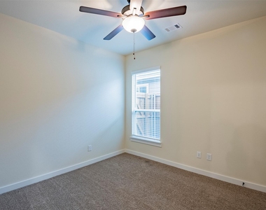 709 Blackland Drive - Photo Thumbnail 17