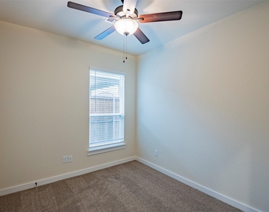 709 Blackland Drive - Photo Thumbnail 14
