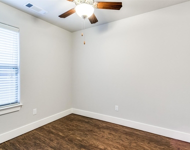 4323 Dickason Avenue - Photo Thumbnail 11