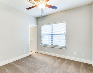 4323 Dickason Avenue - Photo Thumbnail 9