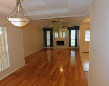 2715 Alden Avenue - Photo Thumbnail 5