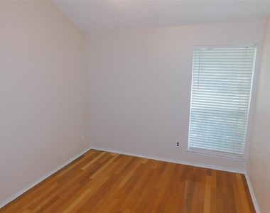 2715 Alden Avenue - Photo Thumbnail 16