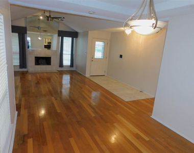 2715 Alden Avenue - Photo Thumbnail 3