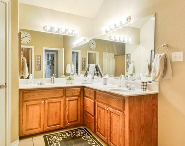 3234 Valley Forge Road - Photo Thumbnail 14