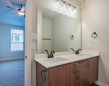 609 Wheatfield Drive - Photo Thumbnail 5