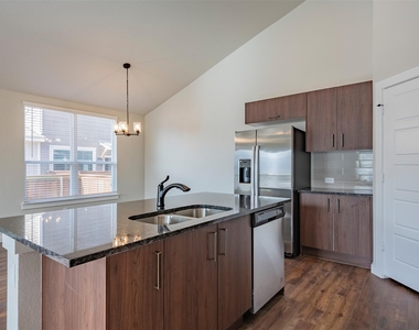 609 Wheatfield Drive - Photo Thumbnail 7