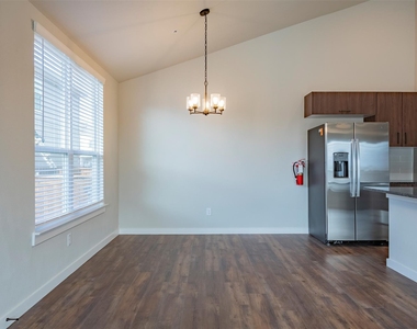 609 Wheatfield Drive - Photo Thumbnail 3