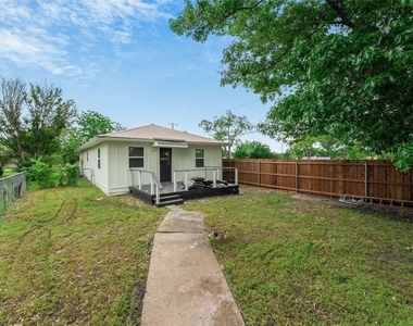 421 S Interurban Street - Photo Thumbnail 9