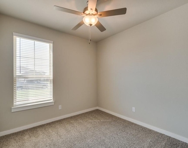 604 Fallow Drive - Photo Thumbnail 7