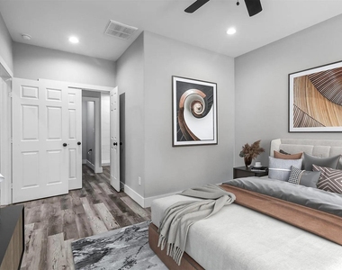 1104 W Elm Street - Photo Thumbnail 20