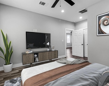 1104 W Elm Street - Photo Thumbnail 11