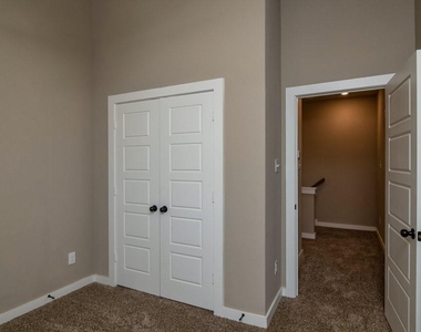 613 Wheatfield Drive - Photo Thumbnail 8