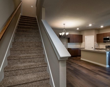 613 Wheatfield Drive - Photo Thumbnail 10
