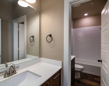 613 Wheatfield Drive - Photo Thumbnail 5