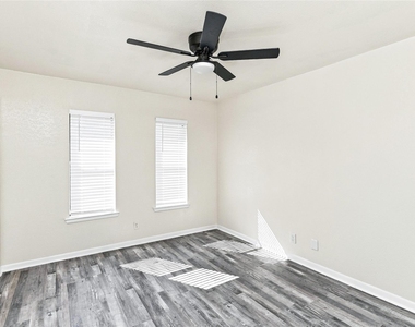 308 Hickorywood Street - Photo Thumbnail 10