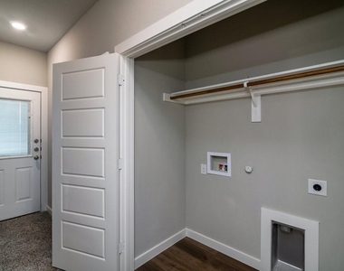 744 Wheatfield Drive - Photo Thumbnail 3