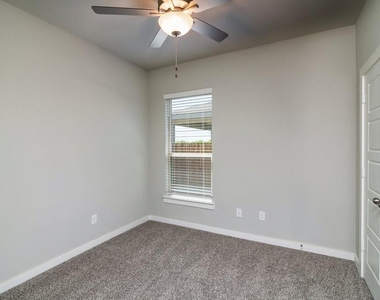744 Wheatfield Drive - Photo Thumbnail 7