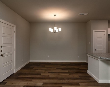 744 Wheatfield Drive - Photo Thumbnail 14