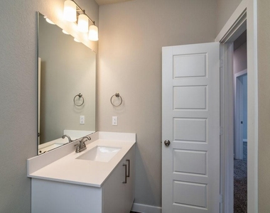 744 Wheatfield Drive - Photo Thumbnail 5