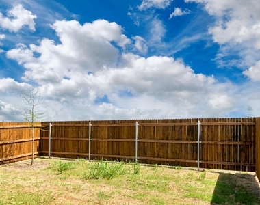 744 Wheatfield Drive - Photo Thumbnail 18