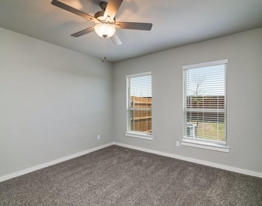 744 Wheatfield Drive - Photo Thumbnail 10