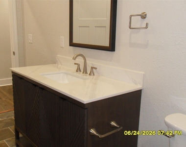 401-403 W Fourth Street - Photo Thumbnail 13