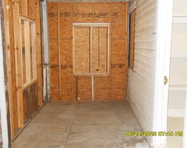 401-403 W Fourth Street - Photo Thumbnail 16