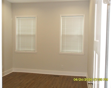401-403 W Fourth Street - Photo Thumbnail 4