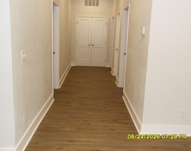 401-403 W Fourth Street - Photo Thumbnail 3