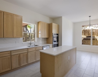 2916 Forestwood Drive - Photo Thumbnail 14