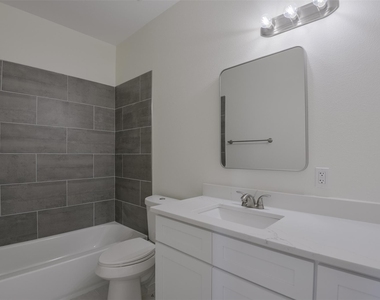 2916 Forestwood Drive - Photo Thumbnail 31