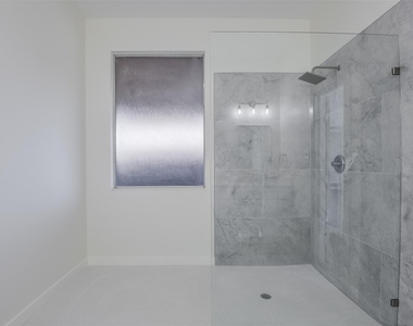 2916 Forestwood Drive - Photo Thumbnail 19