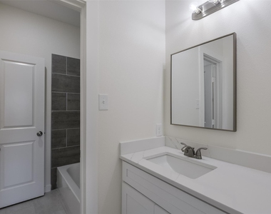 2916 Forestwood Drive - Photo Thumbnail 28