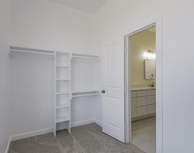 2916 Forestwood Drive - Photo Thumbnail 20