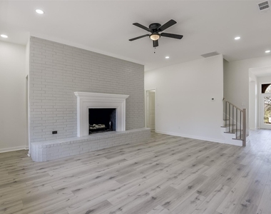 2916 Forestwood Drive - Photo Thumbnail 7